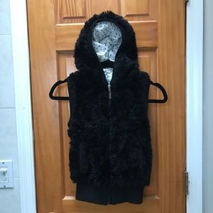 Black Plush Sleeveless jacket